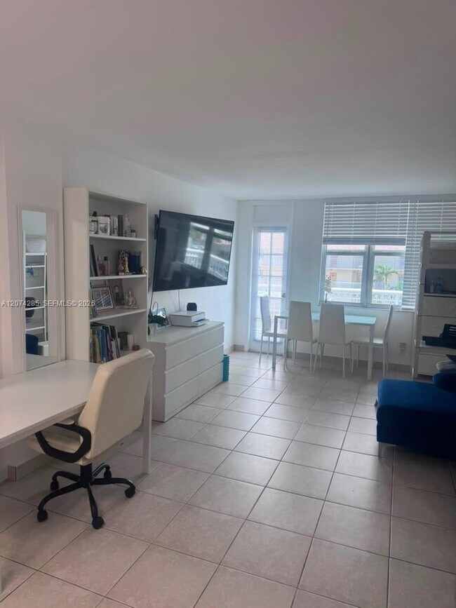 Photo - 1913 S Ocean Dr Unit 422