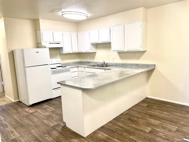 2HAB, 1BA - 1,000 ft²