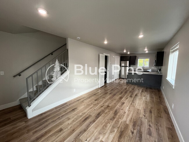 Photo - 1622 Hannah Ln