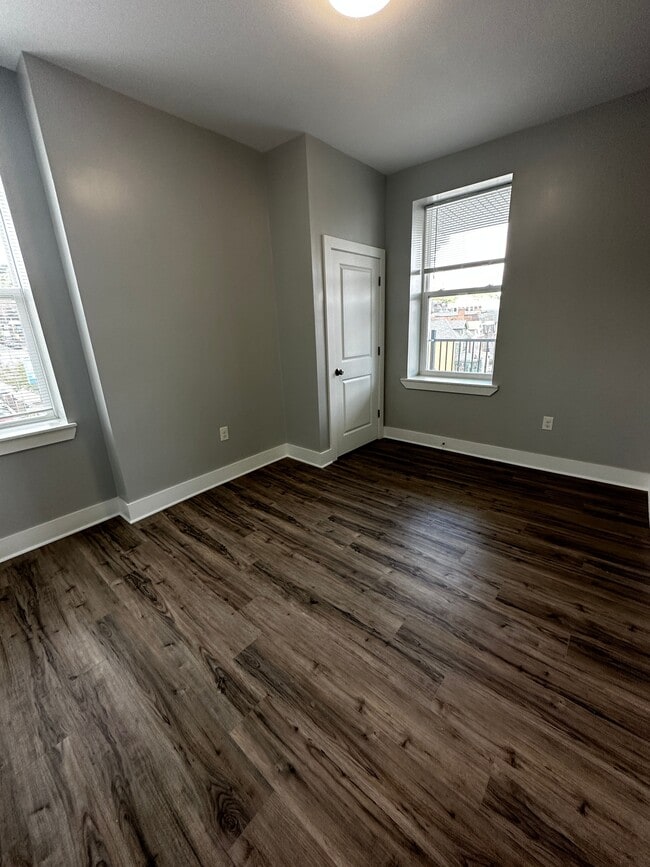 Photo - THE COLONNADE