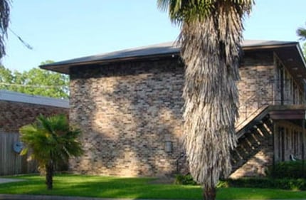 Country Club Apartments