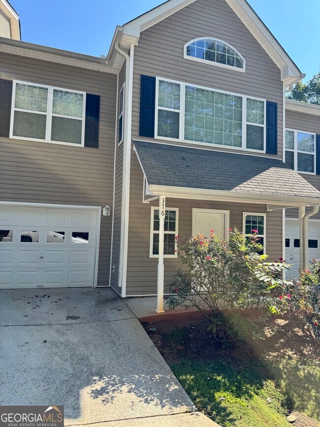 376 Pointe Cir