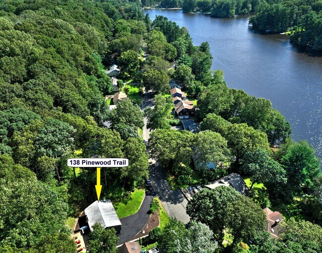 138 Pinewood Trail Casa Casas en Alquiler Trumbull, CT