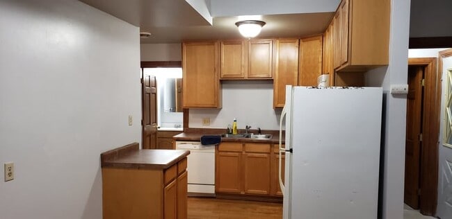 Photo - 415 Thomas Ave