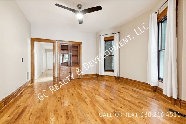 Photo - 1028 W Roscoe St Unit 1