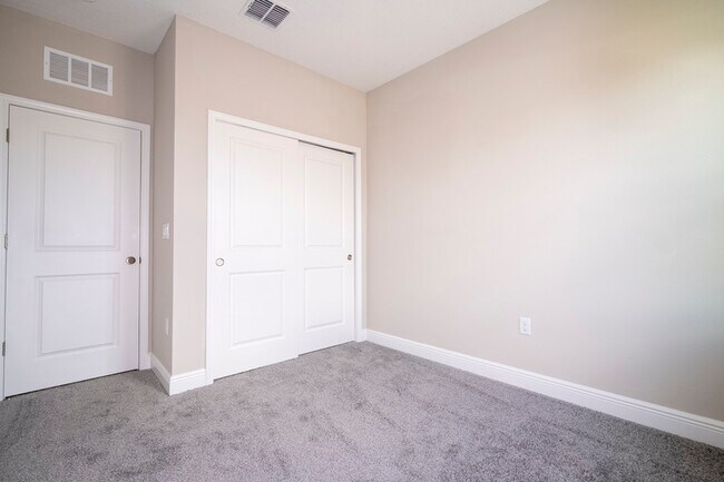 Photo - 16332 Hamlin Vw St