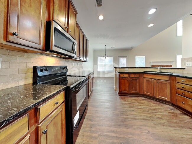 Photo - 483 Strawberry Walk