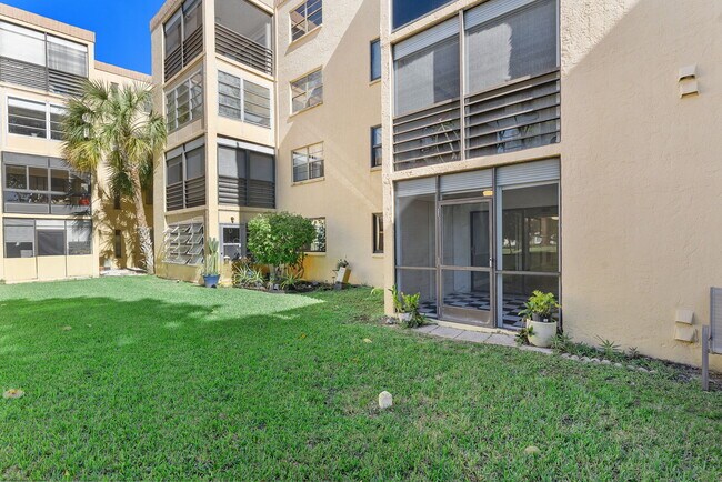 Photo - 9370 SW 8th St Unit 116