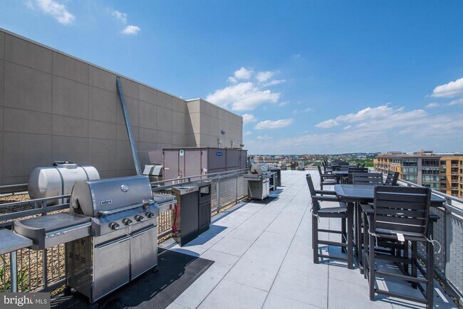 Photo - 555 Massachusetts Ave NW Unit 917