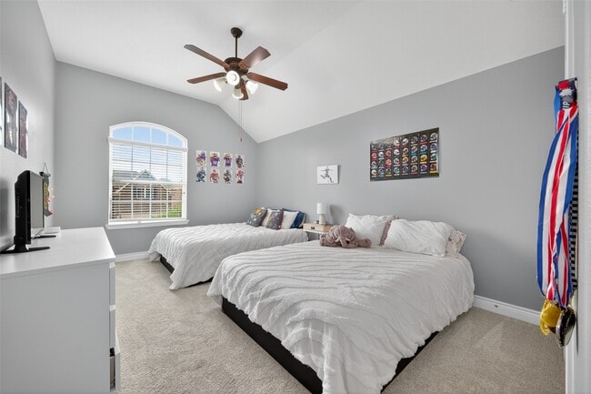 Building Photo - 25214 Evergreen Bend Dr