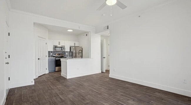 Photo - 7301 Oakmont Blvd Unidad 621