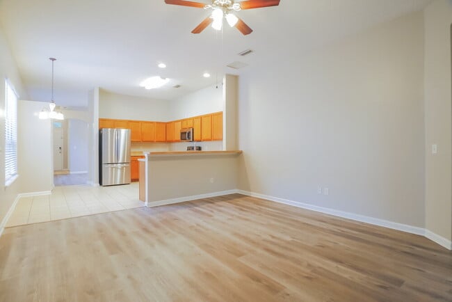 Photo - 1869 Enterprise Ave