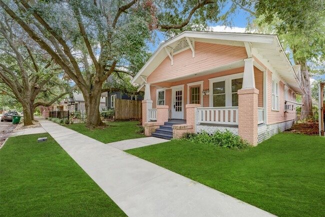 Photo - 1124 Algregg St
