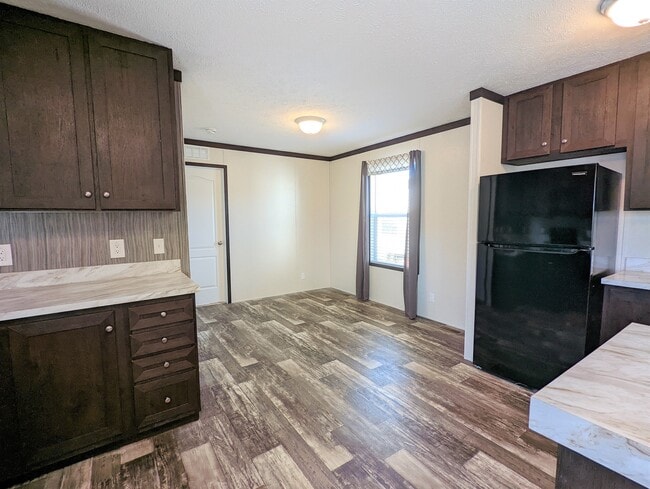 Photo - 688 Oregon St