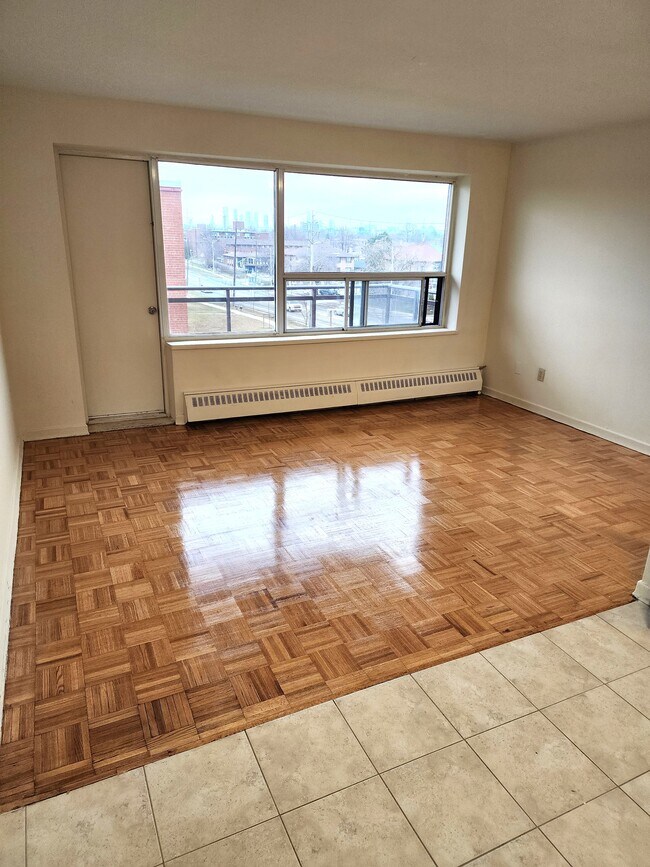Photo - 3266 Weston Rd