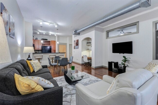 Building Photo - 1901 Post Oak Blvd Unit 1106