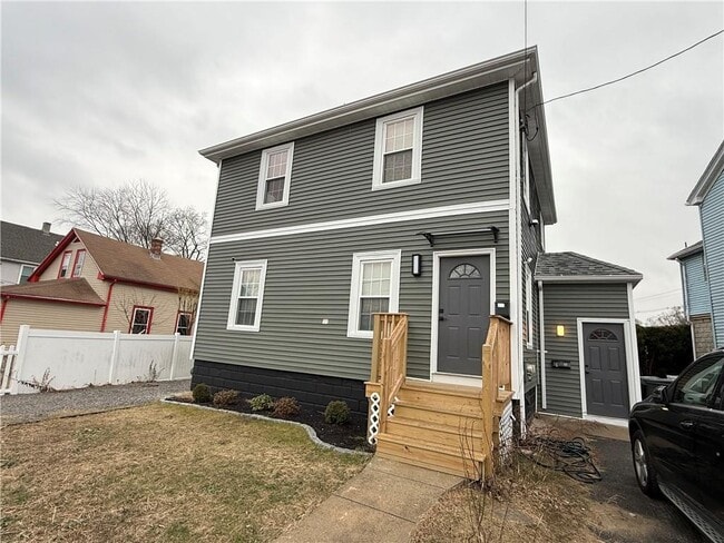 Building Photo - 1 Cottage St