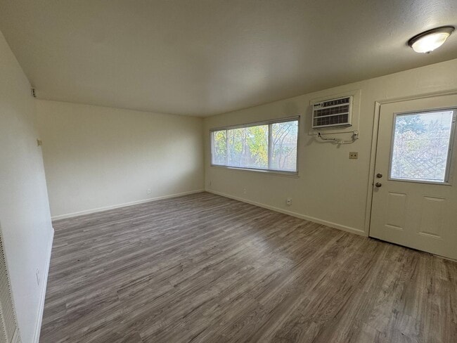 Photo - 4360 Twain Dr Unit A