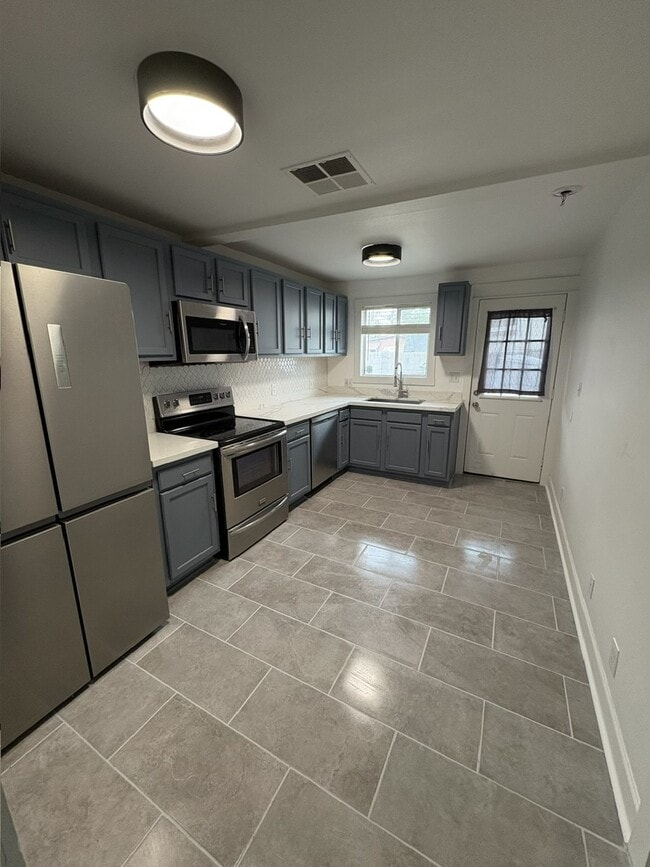 Photo - 720 N 9th Ave