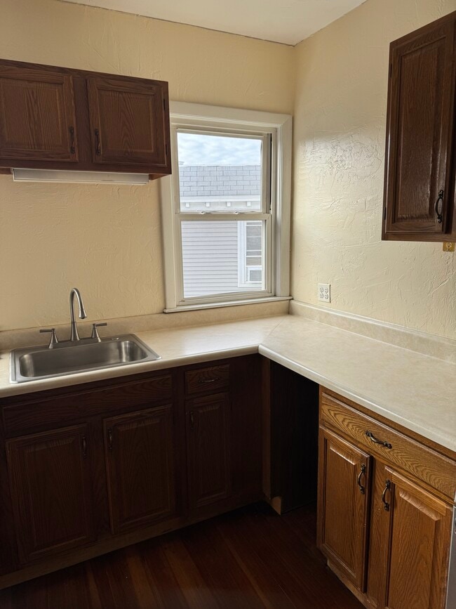 Kitchen - 6 Emmet Ter Unit 2nd Floor Appartment