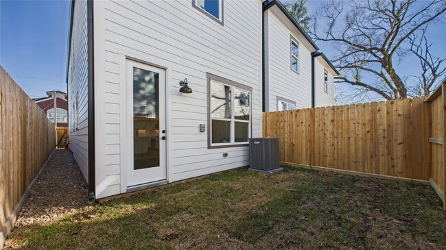 Photo - 5028 Creekmont Dr