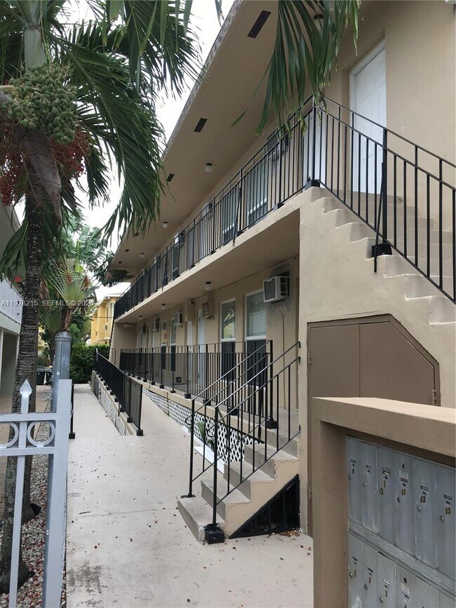 Photo - 960 Biarritz Dr Unit 14