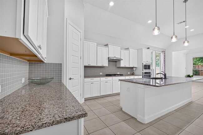 Photo - 13326 Lake Chesdin Rd