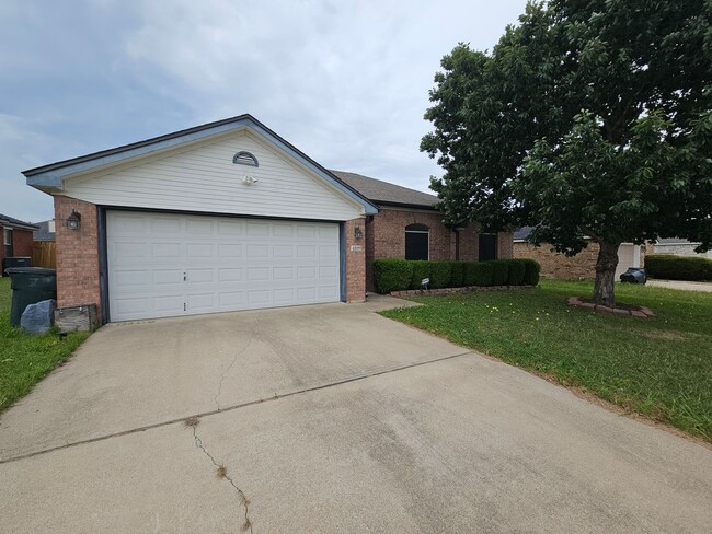 Photo - RENT REDUCTION & AVAILABLE NOW!
