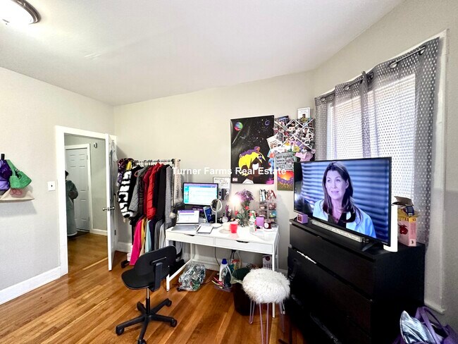 Photo - 94 E Cottage St Unidad 2