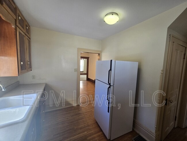 Photo - 212 Randall St