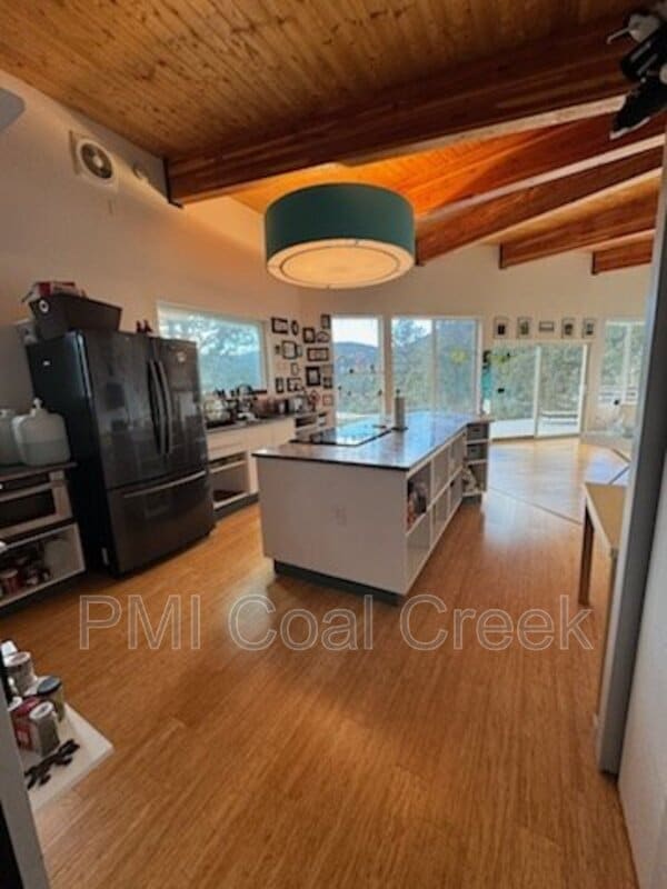 Photo - 108 Wolf Song