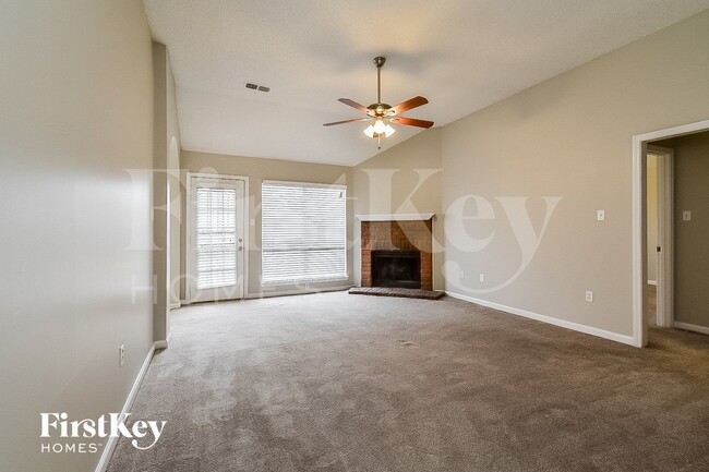 Photo - 6546 Valley Oak Dr