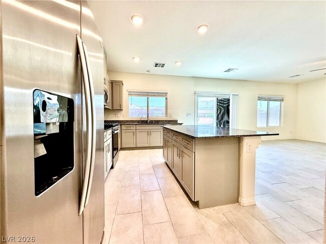 Photo - 1841 James Crk Dr