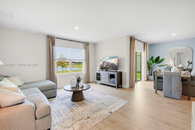 Photo - 9082 Venetian Sq