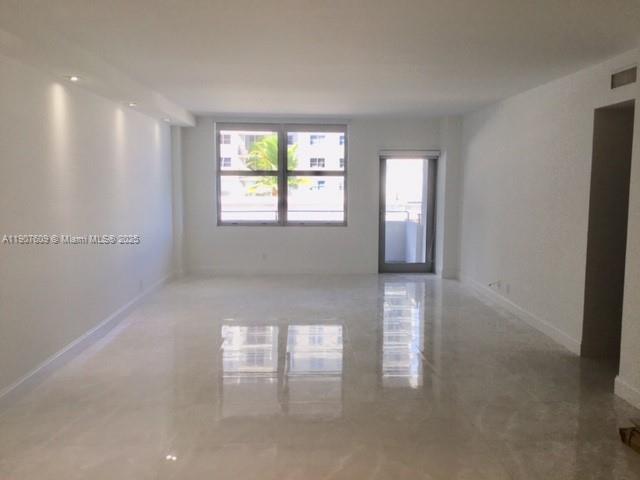 Photo - 9225 Collins Ave Unidad 403
