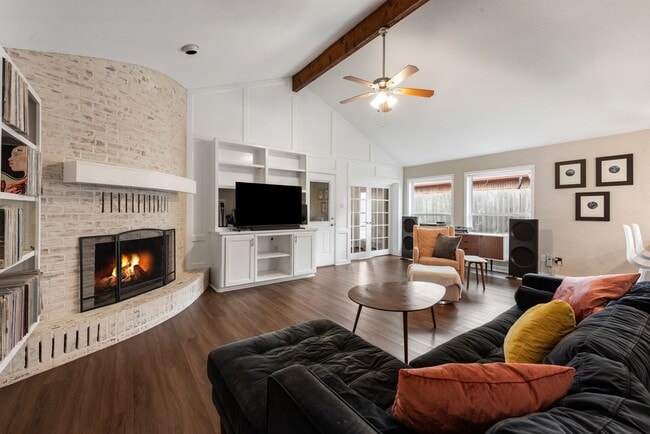 Photo - 2907 Broadmoor Dr