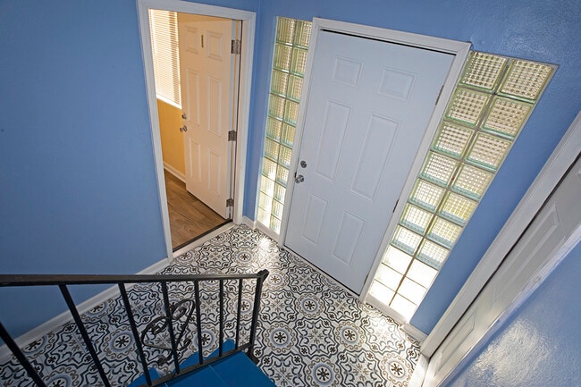 Photo - 849 W 30th St Unit Apt.2