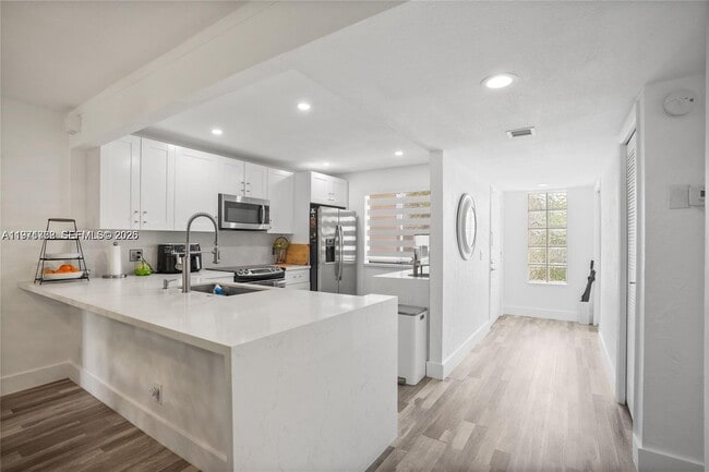 Photo - 380 Racquet Club Rd Unit 204