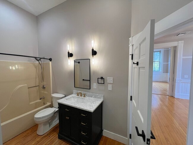 Photo - 27 Hillside Pl Unit APT 10