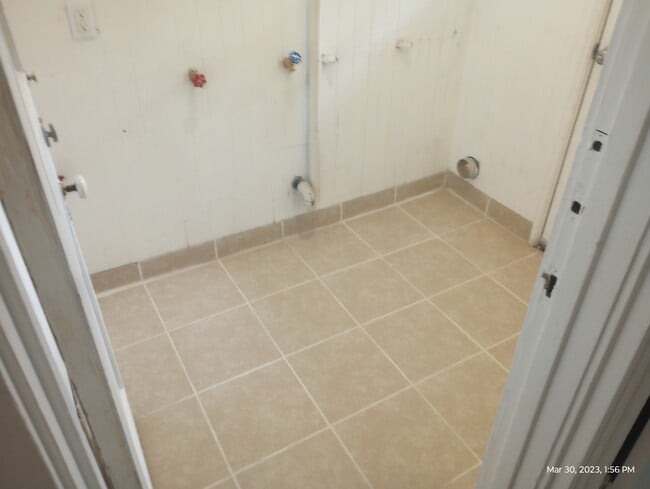 Photo - 1213 N San Joaquin St Unit 1213