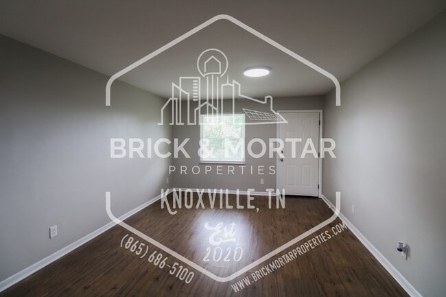 Photo - 163 Tallent Way