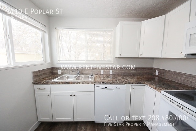 Photo - 1110 E Poplar St