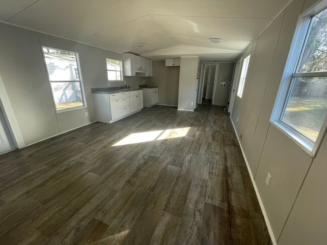 Building Photo - Cozy Charm Awaits in this Quaint 2 Bedroom Mobile Home! Unit Lot 3