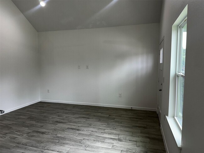 16686 E Lynbrook
