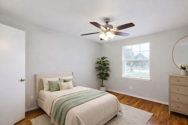 Photo - 5758 Greencraig Dr