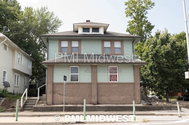 Photo - 2201 E New York St Unit B