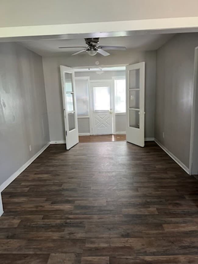 Photo - 235 Broadmoor Dr
