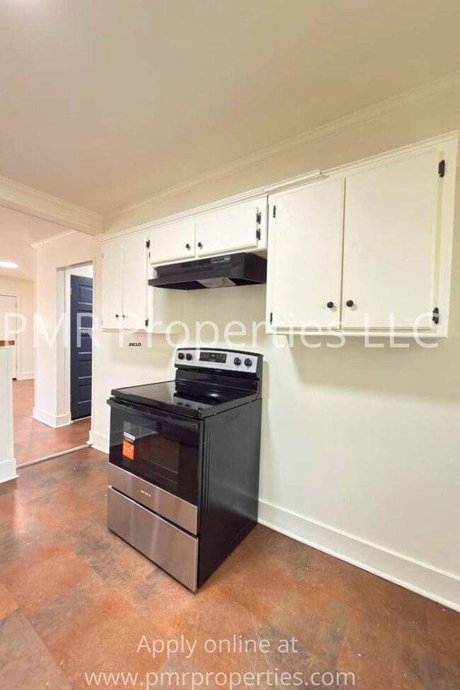 Photo - 2421 SW J Ave