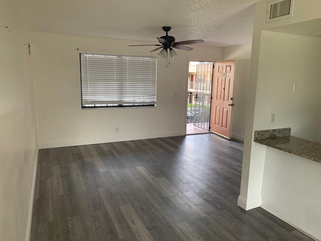 Photo - 4688 Oak Terrace Dr