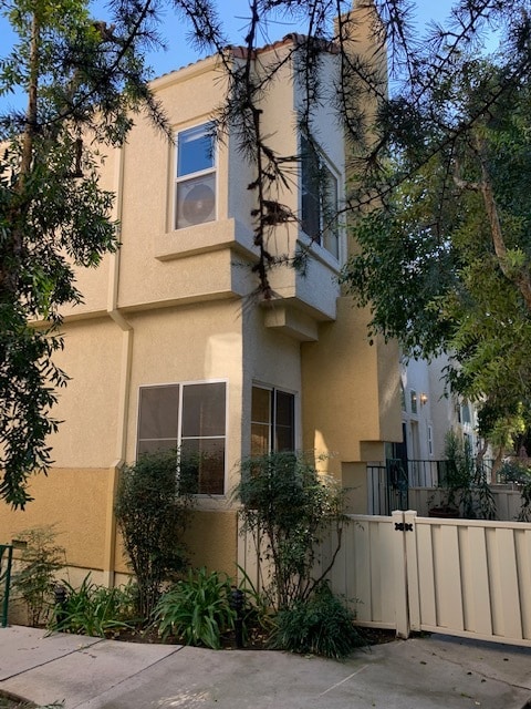 Photo - 5455 Sylmar Ave